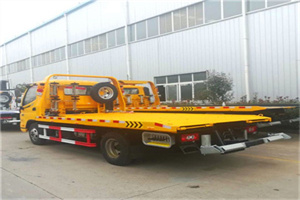 高坪区附近拖车救援搭电