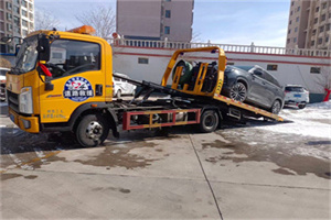 高坪区救援拖车费用怎么算