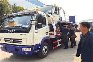 高坪区汽车道路救援拖车价格